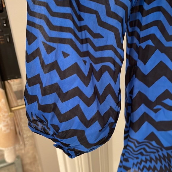 Banana Republic Blouse - Picture 4 of 7